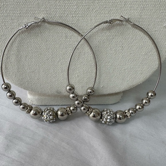 Big funky silvertone hoop earrings with beads - Picture 1 of 4